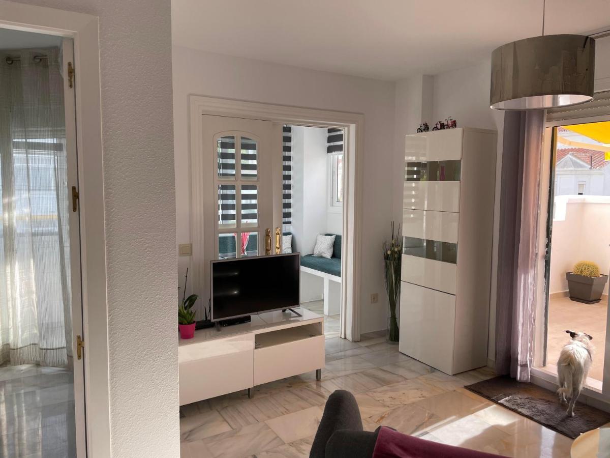 Apartamento En Torremolinos Con Piscina ภายนอก รูปภาพ