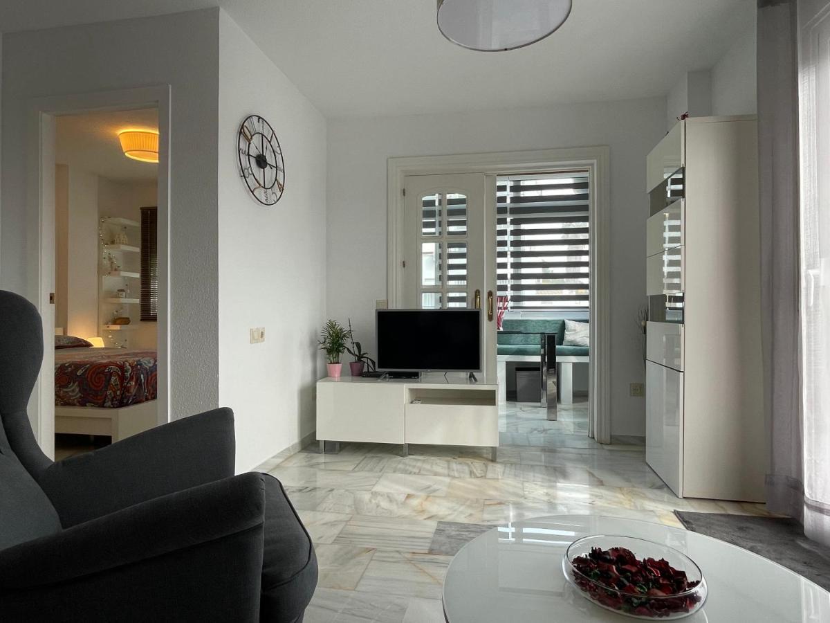 Apartamento En Torremolinos Con Piscina ภายนอก รูปภาพ